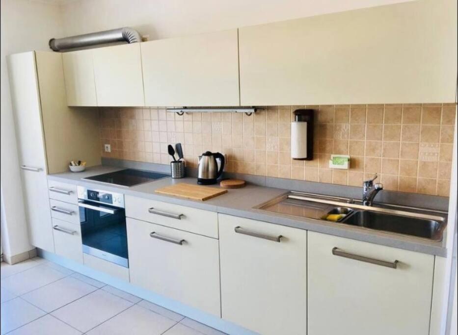 Comfortable 2 Bedrooms Near Train Station Apartment